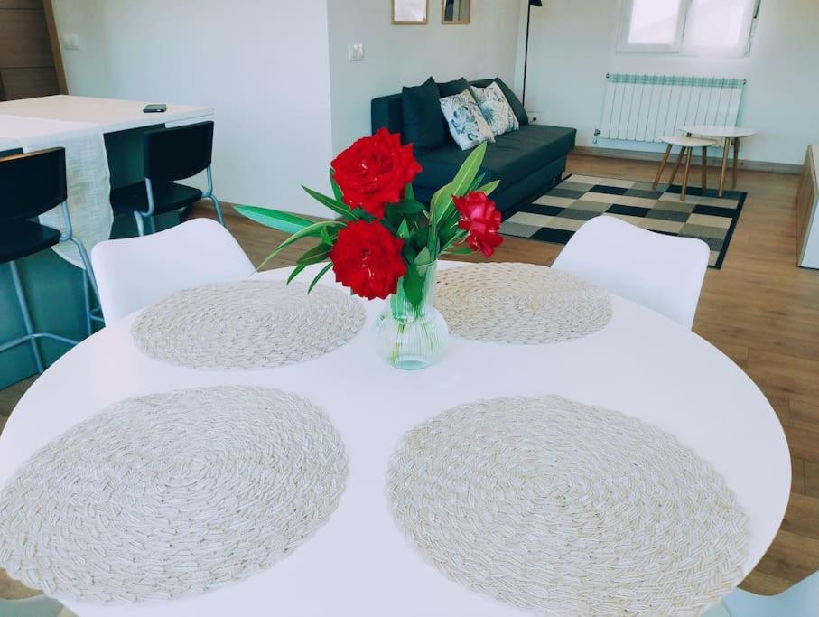 Precioso Apartamento En Pamplona Junto Al Centro Exteriör bild